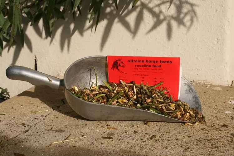 Raceline Feed (Muesli / Cubes) packaging